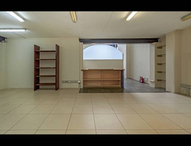 365M² SHOWROOM TO LET IN MALL INTERCHANGE